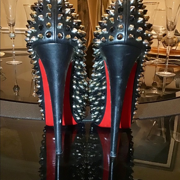 Christian Louboutin Daffodile Spike Pumps - Picture 4 of 11